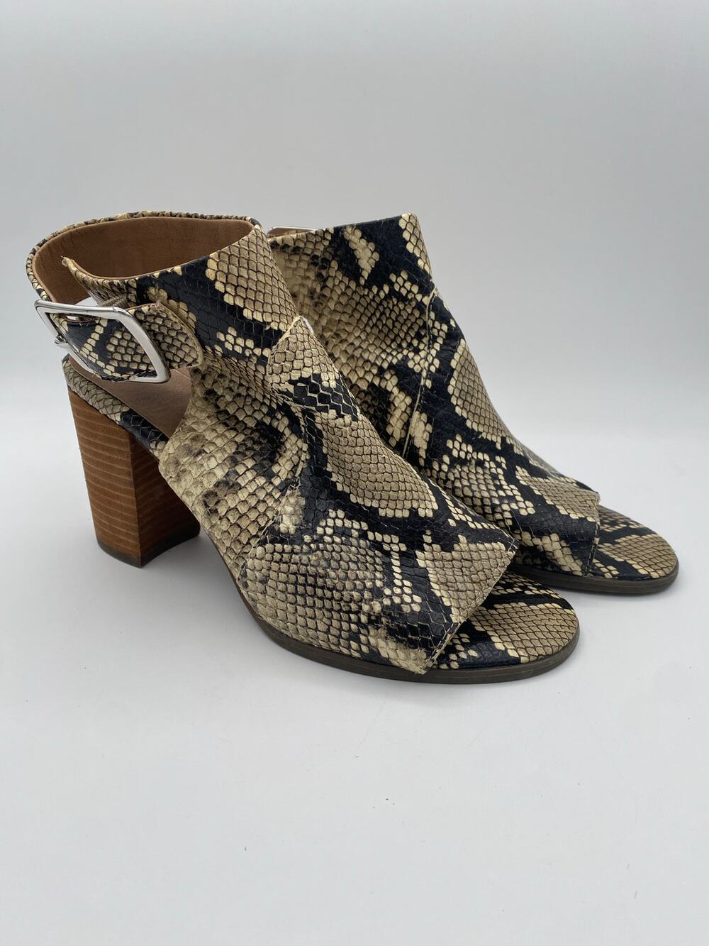Vionic Leather Snake Skin Print Heeled Shoes Size 7.5